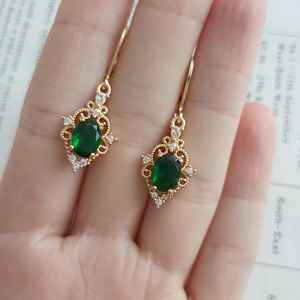 Boucles d'oreilles en émeraude avec pierre précieuse émeraude, charmes vintage en filigrane, argent sterling 925 plaqué or 14 carats, cadeau classique pour femmes - Product Image 2
