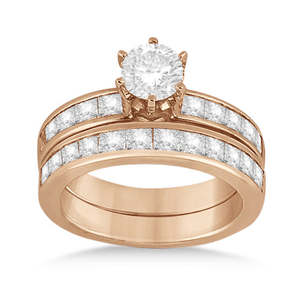 Anillo de Compromiso y Conjunto Nupcial de Diamantes Princess de 1.10ct en Oro Rosa de 18K - Product Image 2