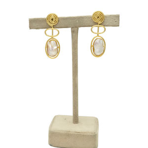 Pendientes de Perlas de Agua Dulce Naturales Blancas Ostra Vintage MRG Christian, con Alambre Trenzado, Latón Chapado en Oro de 24K, Hechos a Mano - Product Image 3