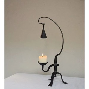 Porte-bougie en métal de qualité supérieure, fait à la main, écologique, durable, design exceptionnel, met en valeur les flammes des bougies magnifiquement - Product Image 1