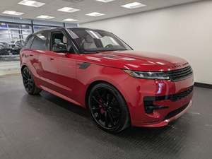Land Rover Range Rover Sport P400 Dynamic SE AWD 2024 Rojo Intenso, Usado, Techo Panorámico, Arranque Remoto, Asientos de Cuero, Navegación, Volante a la Izquierda - Product Image 2