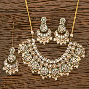 Bijoux faits à la main Ensemble de colliers de perles Indo Western avec grossistes en placage d'or en Inde