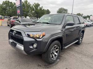 Usado 2017 T * oyota 4Runner TRD SUV - Product Image 2