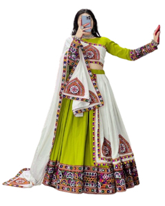 Hermoso hecho a mano indio Ghaghra Choli nuevo diseñador Lehenga Choli para niños vestido tradicional Navratri para niñas - Product Image 1