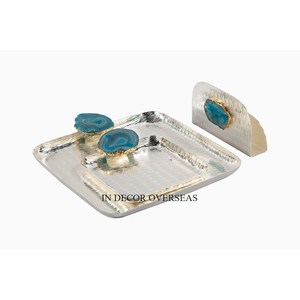 Bandeja para servir chocolates en forma de rectángulo de metal de la mejor calidad chapada en oro de alta calidad grabada por diseñador floral a un precio impresionante - Product Image 4