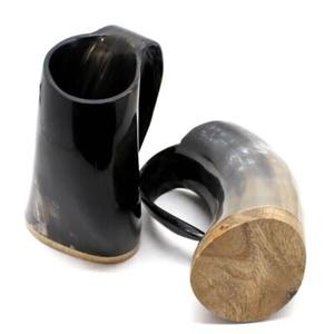 Mug en corne naturelle artisanal de qualité supérieure, personnalisé, style Viking, avec poignée sculptée sur mesure, pour fêtes - Product Image 1