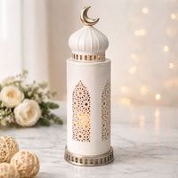 Lanterne décorative islamique de luxe avec dessus en forme de croissant, découpe en métal, éclairage d'ambiance chaleureux pour le salon, la chambre à coucher, la décoration de prière