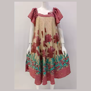 Vestido de Noche/Formal Floral, Corto, con Mangas con Volantes, Modesto, Largo hasta el Suelo, Asimétrico, con Diseño de Línea de Capa, por Chrysanta - Product Image 4