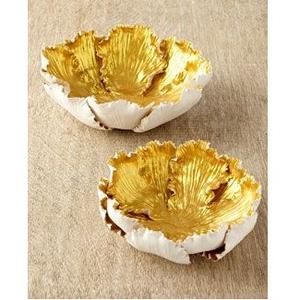 Bol de service en laiton au fini élégant pour les dîners d'occasion spéciale, rehaussant l'agencement de la table avec un aspect métallique riche - Product Image 5