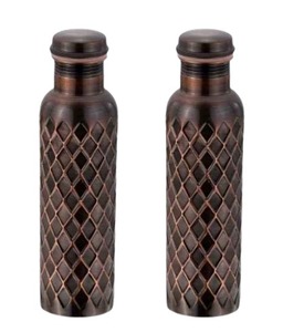 Botella de cobre con relieve Ant 1 LTR, la botella de cobre perforada Ant es una mezcla única de tradición, botella de cobre texturizada - Product Image 6