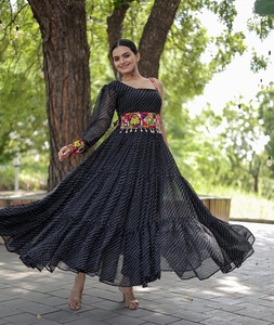 La plus belle impression numérique Leheriya fonctionne avec kutchi Patchwork en fausse Georgette Long Anarkali Readymade Fancy Gowns Design - Product Image 1
