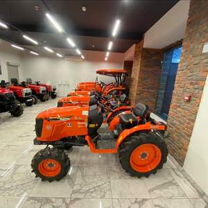 Kubota Mini Tractor de granja en venta Bastante usado Horas DE TRABAJO bajas en buenas condiciones Compre Kubota Mini Tractor de granja usado - Product Image 1
