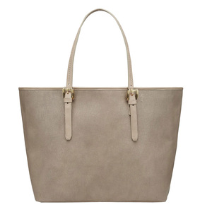 Sac fourre-tout en cuir avec logo personnalisé avec poche pliable grand sac à main de mode pour filles fabriqué en Inde - Product Image 6