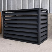 Brise-vue métallique autoportant pour condenseur de climatiseur extérieur avec design à lattes pour optimiser la circulation de l'air, idéal pour jardin et cour.
