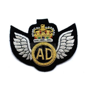 Insignia de bordado con diseño de logotipo personalizado a precio de fábrica, plancha para coser en parches bordados completos - Product Image 3