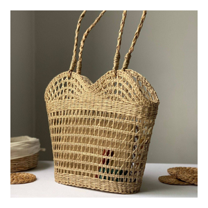 Sac à main en jonc de mer pour femme fabriqué au Vietnam Sac de plage fourre-tout d'été avec deux sangles décorées de fleurs et de perles FBA Amazon" - Product Image 1