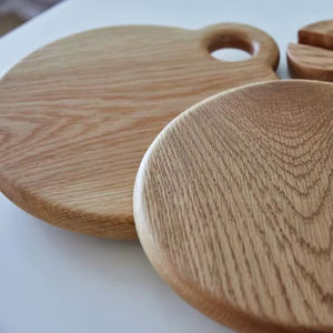 Planche à découper et plateau de service en bois - Durable, lavable au lave-vaisselle - Product Image 1