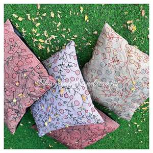 Housse de coussin Kantha brodée florale vintage élégante housse de coussin bohème indienne pour la maison hôtel broderie exquise - Product Image 4