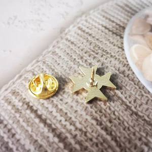 เข็มกลัดปกคอเสื้อลายอิฐสั่งทำทำจากโลหะแบบปรับแต่งได้ตามต้องการเข็มกลัดไม่ปลอม - Product Image 5