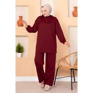 Ensemble décontracté à deux fils pour femmes rouge bordeaux haut de sport à capuche en XS-XXS avec motif solide brodé tissé laine tricot coupe ample - Product Image 3