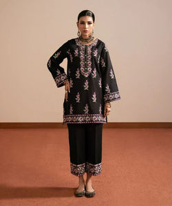 2025 Logo personnalisé brodé Dobby imprimé cousu Kurtis Simple OEM tenue de fête décontractée pour les mariages pakistanais - Product Image 1