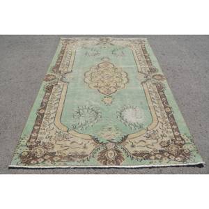 Alfombra turca Vintage de área grande de 5,3x8,3 pies, diseño clásico de retazos verde y Beige, látex de lana hecho a mano para decoración de habitación de pasillo - Product Image 1