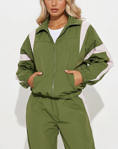 Ensemble de jogging Hip Hop en nylon léger pour femmes 2 pièces veste à glissière surdimensionnée pantalon Color Block Design en gros pour l'hiver - Product Image 2