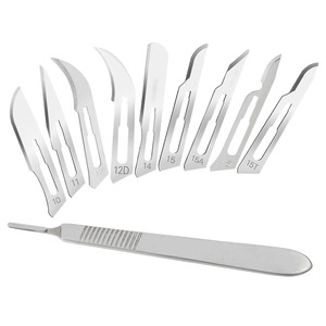 Couteaux chirurgicaux de qualité supérieure, différentes tailles, pour usage hospitalier, prix usine, par INNOVAMED. - Product Image 1