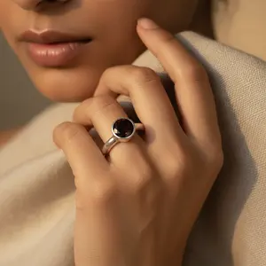 แหวนเงินแท้ 925 ชุบทองคำขาว 18K ประดับพลอยโกเมนธรรมชาติ สีโรสโกลด์ ดีไซน์ทันสมัย ของขวัญสำหรับผู้หญิง - Product Image 3