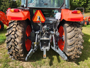 Kubota-Tractor utilitario de tamaño mediano con ingeniería de primera calidad - Product Image 6