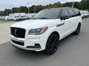 Seminuevo Clean 2023 Lin_coln Navigator L Black Label Twin Turbo Premium 4WD - Product Image 3