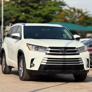 Toyota Highlander Le 8 d'occasion 2017 - Product Image 2