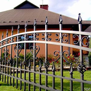 Fabrication au Vietnam de clôtures en fer forgé comprenant des panneaux de clôture et des clôtures métalliques pour l'extérieur - Product Image 4