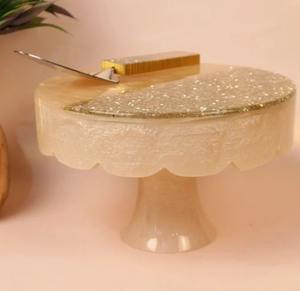 Plateau à dessert élégant pour les fêtes et les événements spéciaux, support à gâteau moderne de luxe en résine avec bordure dorée scintillante - Product Image 1