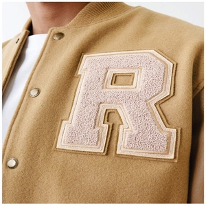 เสื้อแจ็กเก็ตเบสบอลวิทยาลัยสำหรับผู้ชายเสื้อแจ็กเก็ตเบสบอลปักลายด้วยกำมะหยี่แขนเสื้อแจ็คเก็ตทีมโรงเรียนอักษรวินเทจสำหรับผู้ชาย - Product Image 4