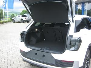 "2024 Ford Explorer 4x4 SUV อัตโนมัติสีขาวพร้อมที่นั่งภายในผ้าสีเข้มและยาง R20จัดส่งฟรี" - Product Image 5