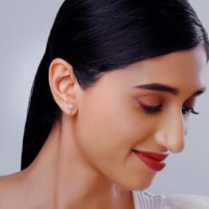 Boucles d'oreilles dorées florales en diamant cultivé en laboratoire Bijoux élégants pour femmes - Product Image 3