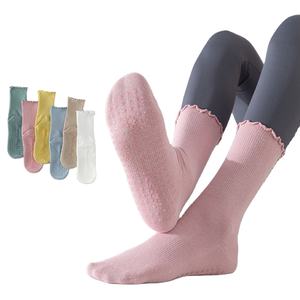 Chaussettes de yoga antidérapantes en tricot sans couture personnalisées, avec volants, style Lulu Curl, pour barre, pilates, compression, tube pour usage quotidien, manchette pour le corps - Product Image 3