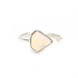 แหวนโอปอไลต์วินเทจสีขาวธรรมชาติคุณภาพสูงสำหรับสตรีแหวน925สเตอร์ลิงเงินขนาด10x10มม. ประดับเพชร - Product Image 1