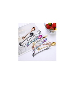 Ensemble de couverts en acier inoxydable moderne avec des poignées ergonomiques conçues pour des repas quotidiens confortables et des dîners formels - Product Image 1