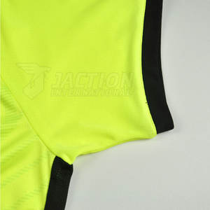 Vêtements de football personnalisables pour hommes avec logo personnalisé vente en gros en stock uniformes - Product Image 5