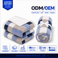 Plaid en flanelle à carreaux bleus, doux et chaud, réversible, en sherpa, pour canapé et lit, idéal pour l'hiver à la maison