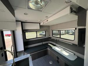 Imperial Outdoors 2025 Best RV Expedition Travel Trailers Camper de lujo ligero con estilo moderno para 4 personas - Product Image 2