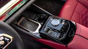 NOUVEAU BMW Série 5 530i 2026, 25 km, 299 ch, 4 cylindres, 5 places, transmission automatique - Product Image 2