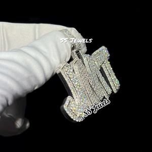 Colgante Hip Hop Personalizado con Nombre, Chapado en Plata de Ley, con Moissanita Corte Esmeralda VVS, Estilo Iced Out, con Cadena Cubana de 13 mm - Product Image 2