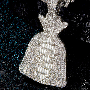 AARVA JEWELS Colgante de Plata 925 Bañado en Oro con Moissanita Corte Baguette, Diseño de Bolsa de Dinero y Signo de Dólar, Estilo Hiphop, para Hombre, Engaste de Garra - Product Image 5