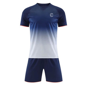 Ensemble d'uniformes de football personnalisés, tissu de haute qualité, respirant et léger, adapté aux entraînements des équipes - Product Image 1