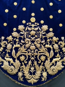 Cape liturgique en velours bleu brodée à la main, broderie lourde dorée, broderie bouillon faite à la main, vêtement d'église personnalisé - Product Image 6