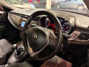 ALFA ROMEO GIULIETTA 2015 USADO CON VOLANTE A LA IZQUIERDA/DERECHA - Product Image 6