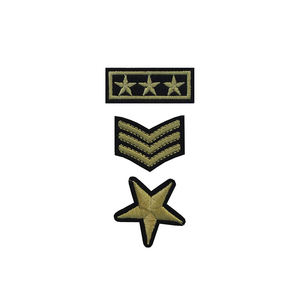 Vêtements de Noël personnalisés en gros et tissu de décoration sergé adhésif bordure en PVC souple patchs brodés à la machine - Product Image 5